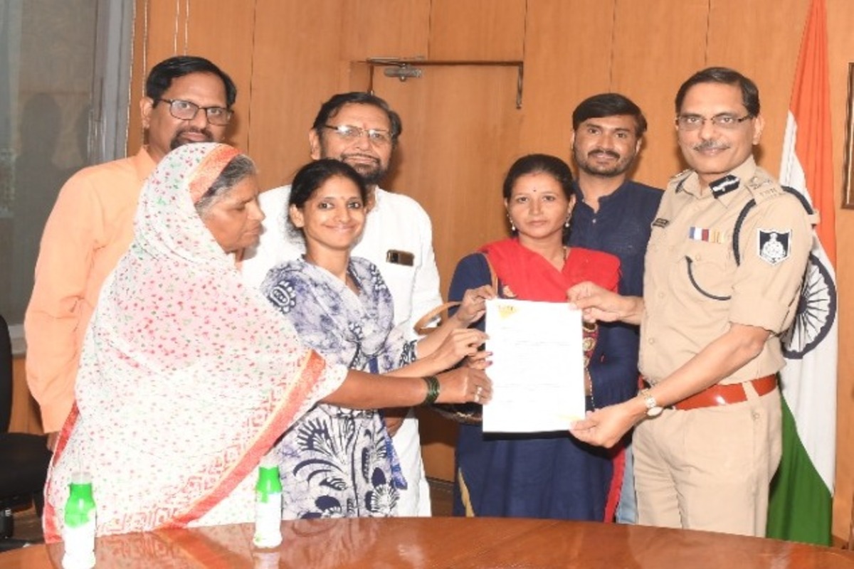 Geeta from Pakistan : पाकिस्तानधून आलेल्या गीताला मिळाला परिवार, खरे नाव राधा; जाणून घ्या, अशा प्रकारे भेटला संपूर्ण परिवार