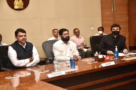 एकनाथ शिंदे यांच्या पहिल्याच मंत्रिमंडळ बैठकीत शेतकऱ्यांचा विषय, विशेष अधिवेशनाचा निर्णय