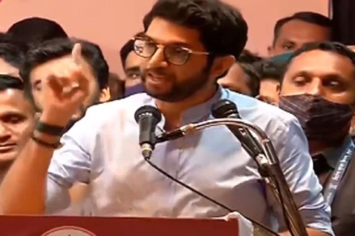 'राज्याचा खरा मुख्यमंत्री कोण?', आदित्य ठाकरेंचा तळेगावात आक्रोश