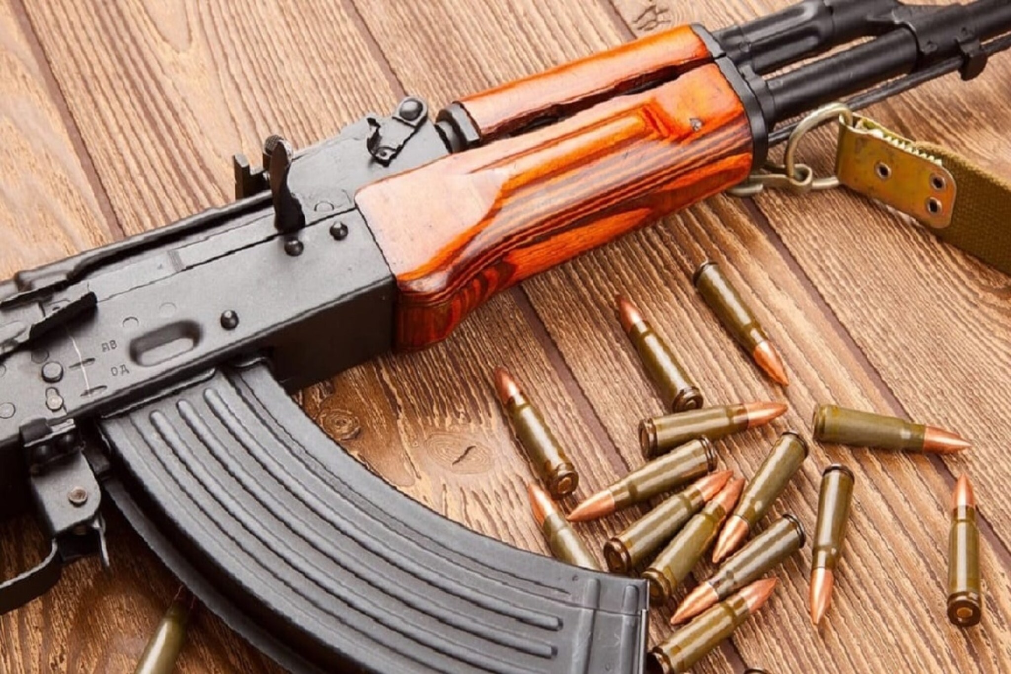 ''AK 47 नं गोळी घालेन'', सपाच्या बड्या नेत्याच्या सूनेला जीवे मारण्याची धमकी
