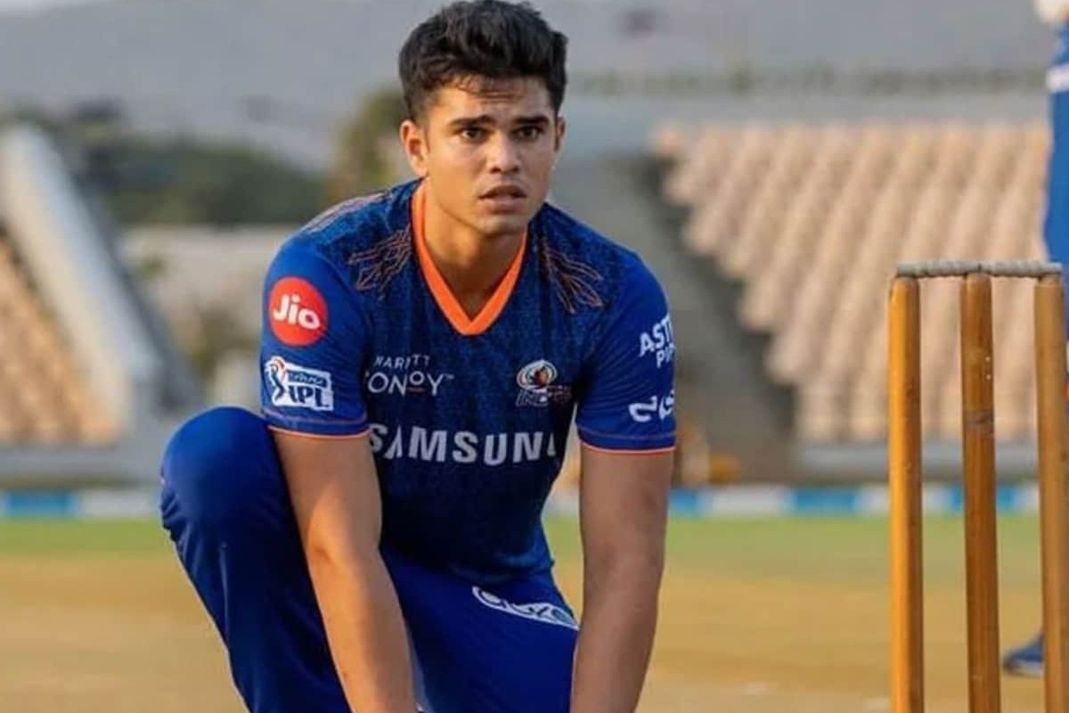 IPL 2022 : ...म्हणून त्याला खेळवलं नाही, मुंबईच्या कोचने सांगितली Arjun Tendulkar ची 'कमजोरी'!