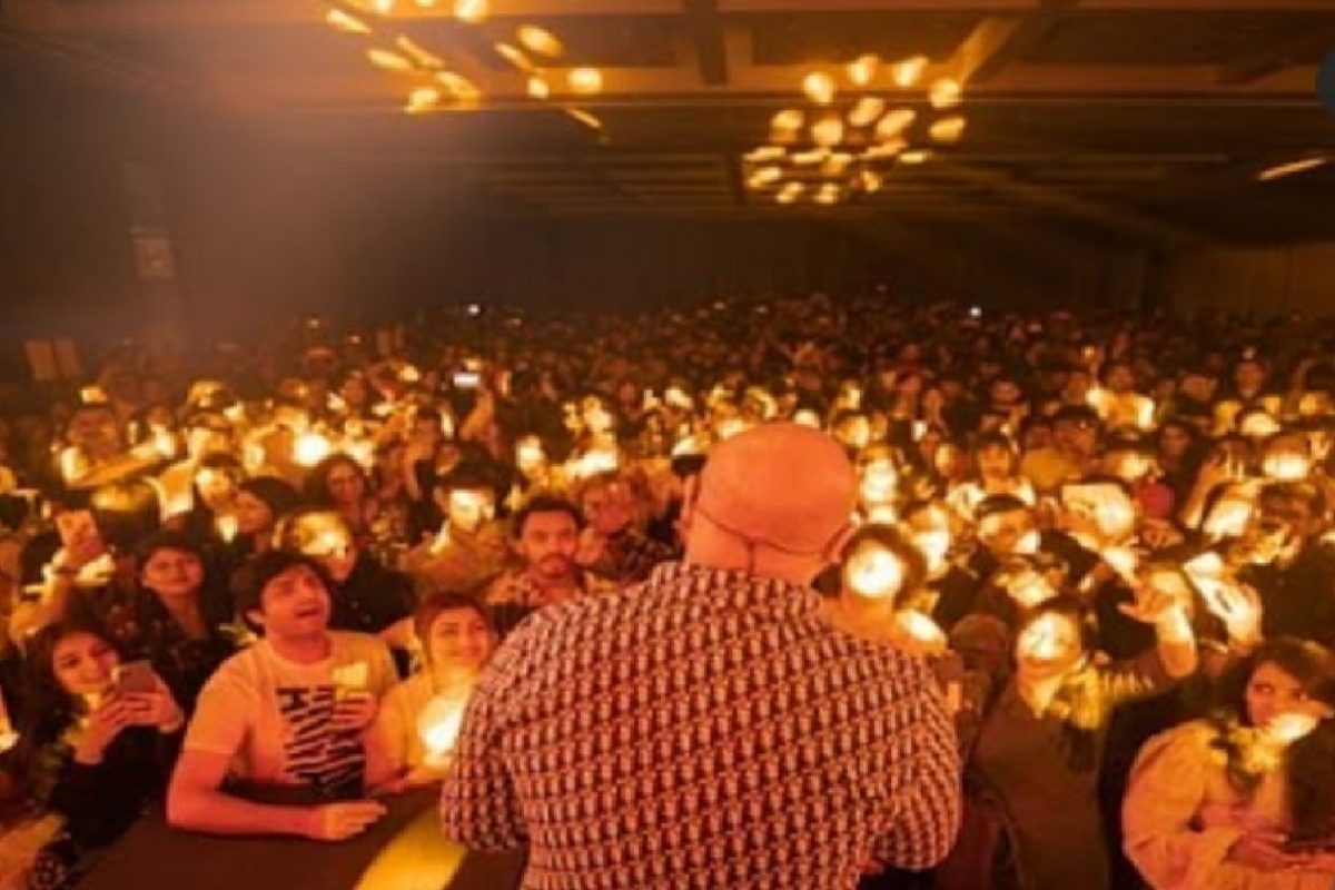 Singer B Praak's baby died : जन्मताच झाला बाळाचा मृत्यू; प्रसिद्ध गायक बी प्राकवर कोसळला दुःखाचा डोंगर