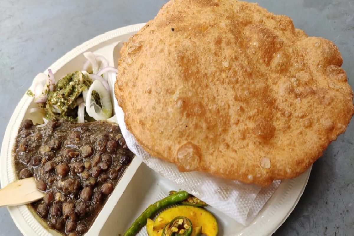 चमचमीत Chole Bhature वर ताव मारताय तर सावधान! आधी हा Video जरूर पाहा