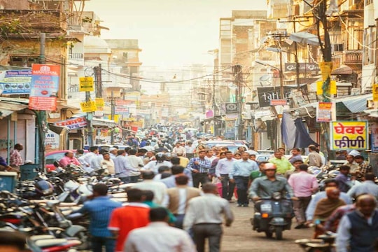 महाराष्ट्रात कोरोना फोफावतोय, दिवसभरात 1100 पेक्षाही जास्त नवे रुग्ण, मुंबईत पालिका आयुक्तांच्या आरोग्य यंत्रणेला सूचना