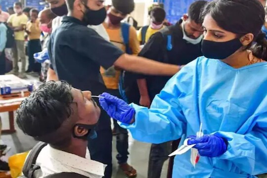 Corona Update: ओमिक्रॉनच्या सेंटॉरस सब-व्हेरिएंटचा 20 देशांमध्ये प्रसार, किती धोकादायक आहे हा व्हायरस?