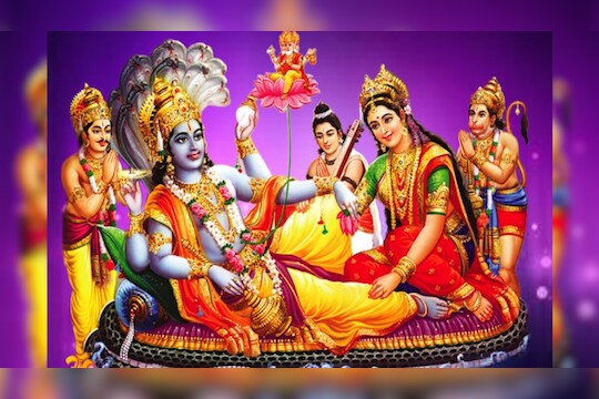
देवशयनी एकादशीला हिंदू संस्कृतीमध्ये मोठं महत्त्व आहे. याच दिवशी भगवान विष्णुंसह इतर सर्व देव योगनिद्रेमध्ये जातात.