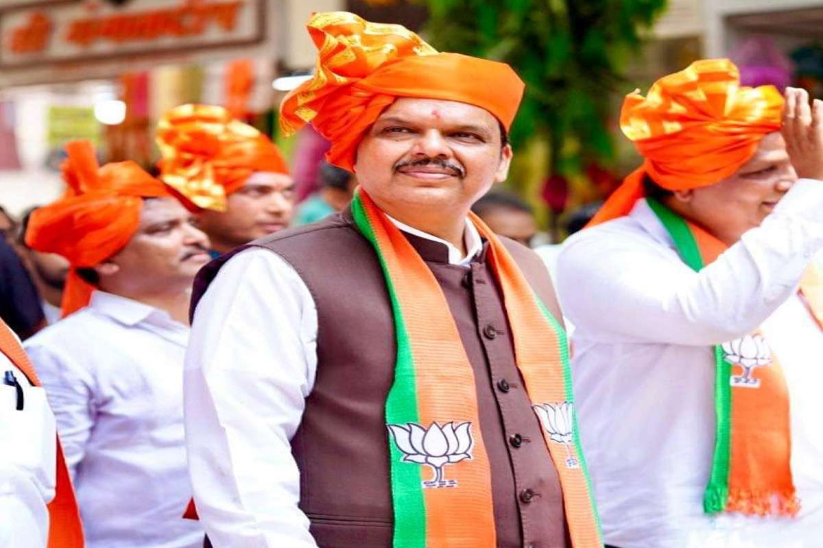 देवेंद्र फडणवीसांना ताप, सोलापूर दौरा रद्द, मुंबईच्या दिशेला रवाना