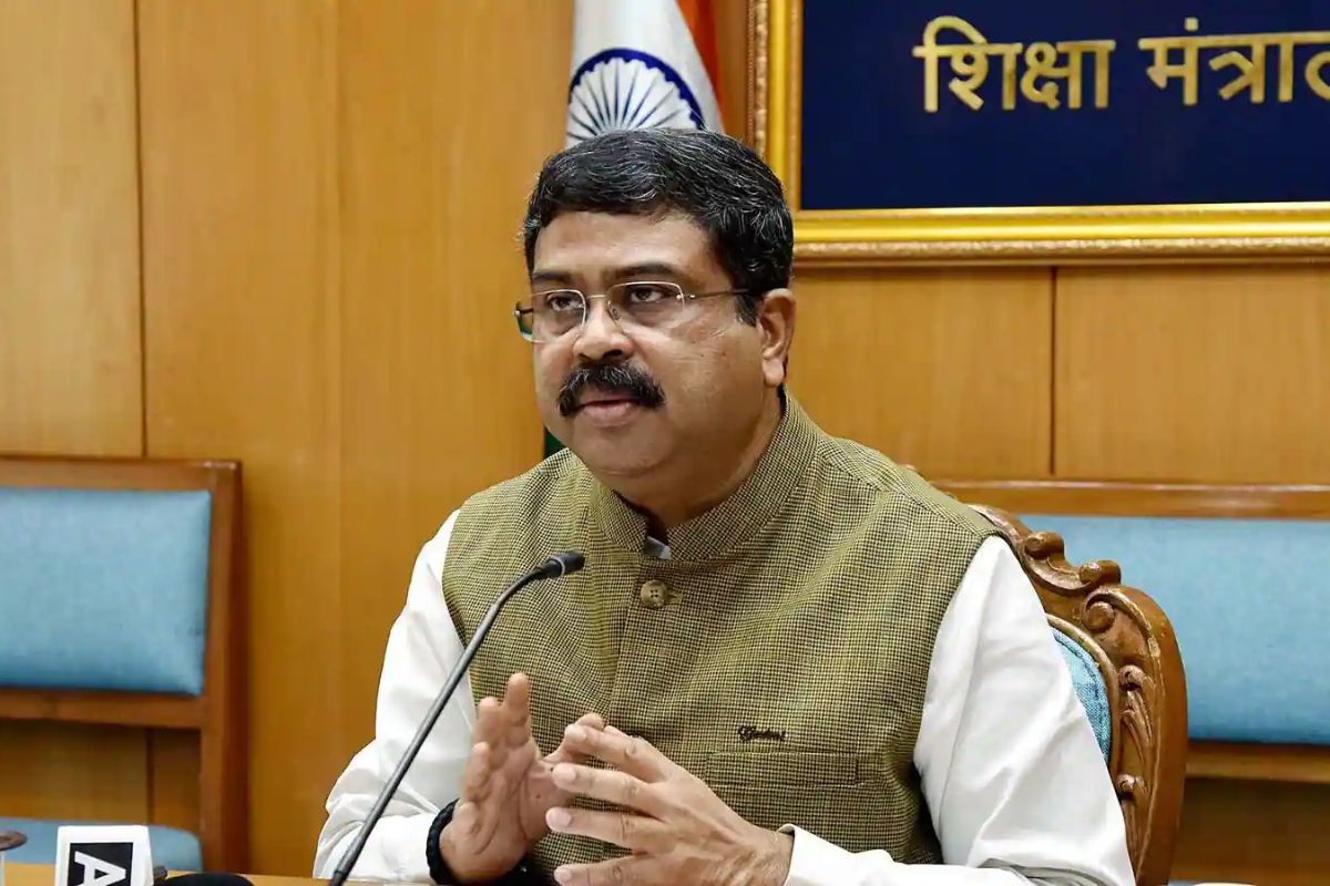 क्या बात है! भावी शिक्षकांनो, आता तुम्हालाही घेता येणार IIT मध्ये शिक्षण; लवकरच येणार इंटिग्रेटेड B.Ed कोर्स