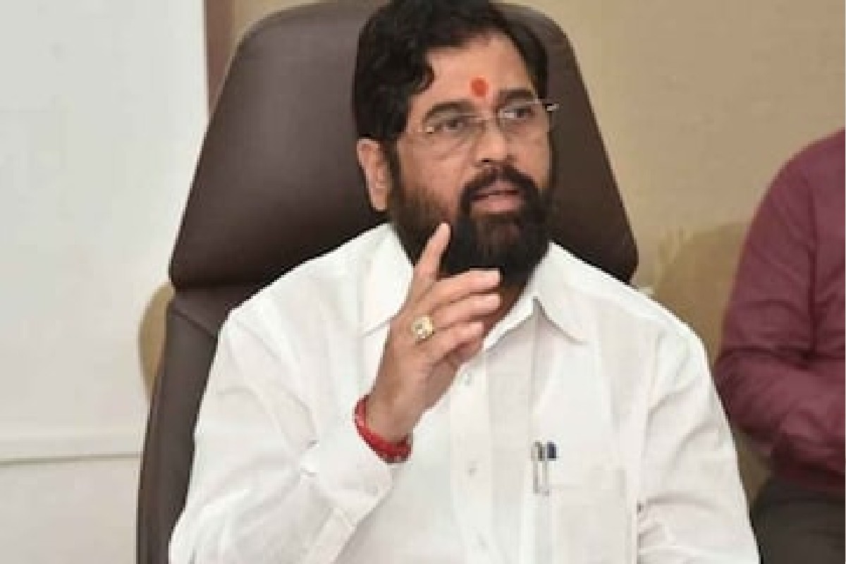 नवं सरकार स्थापनेच्या हालचालींना वेग, शिंदे गटाची कोर्टात धाव