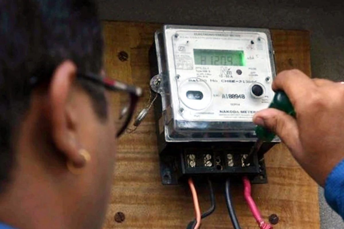 AC लावल्यानंतरही 50 टक्क्यांहून कमी येईल विजेचं बिल; फक्त या 5 टिप्स करा फॉलो