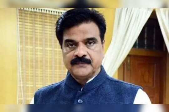 Pune Shiv Sena : पुणे शिवसेनेला मोठा धक्का माजी मंत्री होणार शिंदे गटात सामील, दोन्ही काँग्रेसकडून त्रास होत असल्याचा आरोप