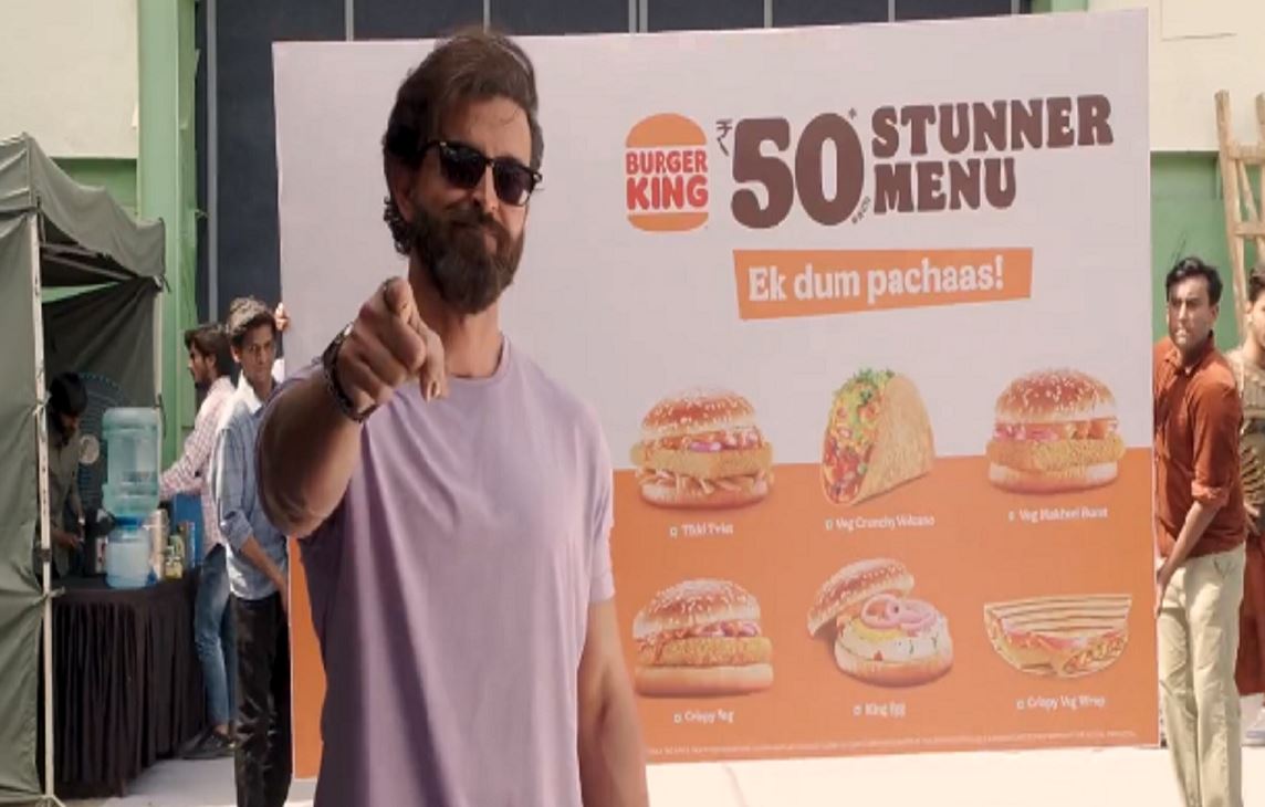 आवरा! काय हा जुगाड? Burger King च्या या आगाऊपणाला दाद मिळतेय; पण हृतिक मात्र खरंच संतापला?