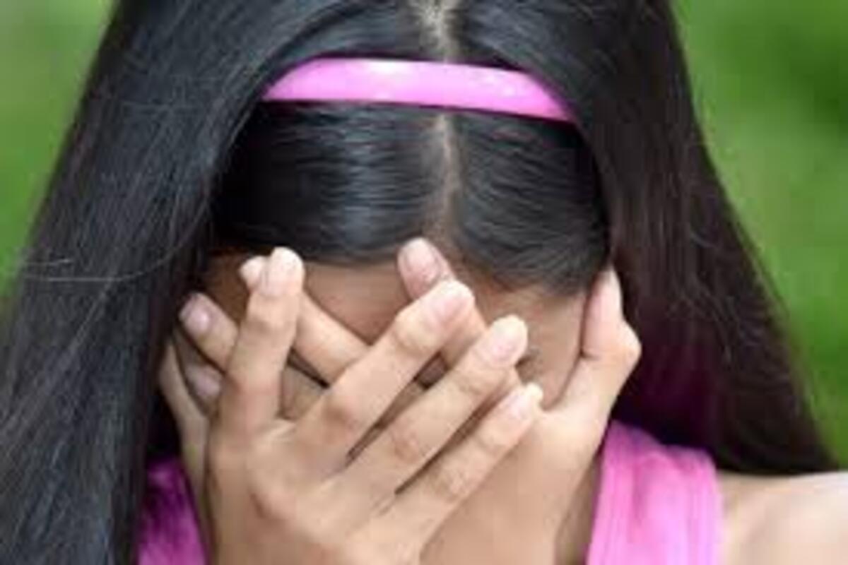 Pune : पैशांसाठी बापानेच केलं अल्पवयीन मुलीसोबत धक्कादायक कृत्य, प्रलोभन देऊन पुण्याहून घेऊन गेला औरंगाबादला आणि...