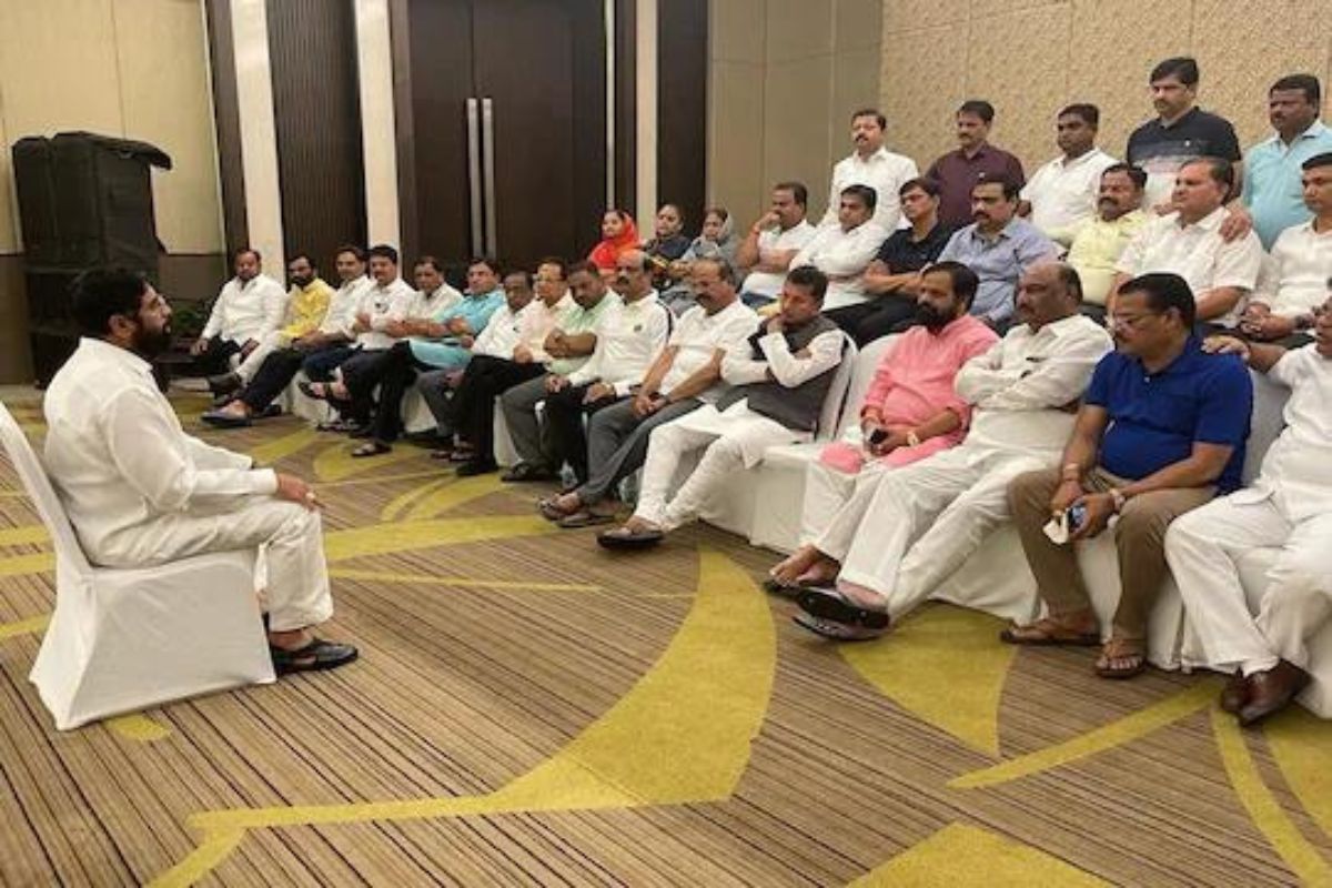 आता या 2 बड्या नेत्यांवर शिवसेना करणार कारवाई? आज खेडमध्ये महत्त्वाची बैठक