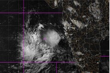 Monsoon महाराष्ट्रावर नाराज? कोकणासह अन्य जिल्ह्यांना वादळी पावसाची शक्यता