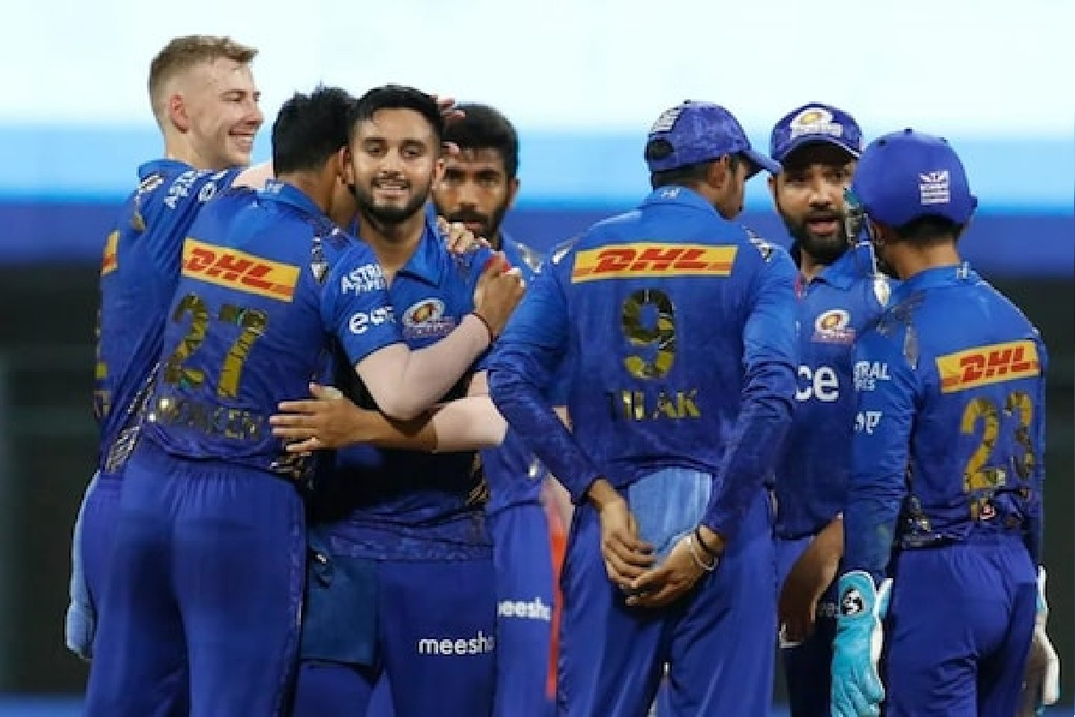 IPL मधील रोहितच्या संकटमोचकानं दूर लोटला पैसा, वाचा का घेतला निर्णय