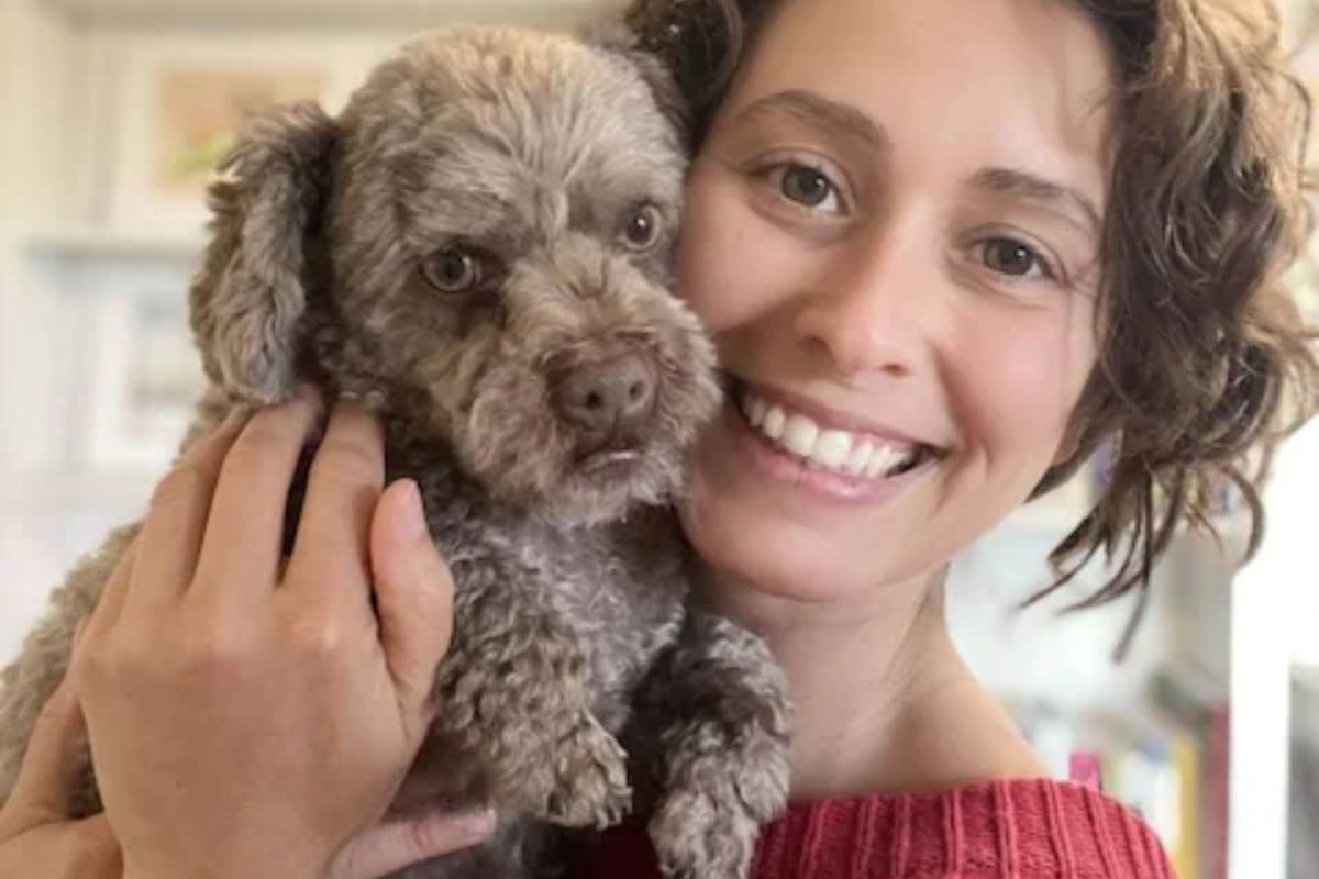 Law मधील करिअर सोडून आता प्राण्यांचे Feelings ओळखते ही महिला; वर्षाची कमाई वाचून चक्रावून जाल