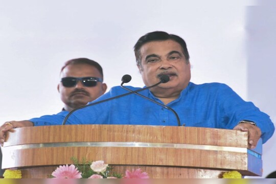 Nitin Gadkari : नितीन गडकरी म्हणतात शेतकऱ्यांनो पेट्रोल, डिझेलच्या गाड्या घेऊ नका, भविष्यात पेट्रोलशिवाय विमान चालेल