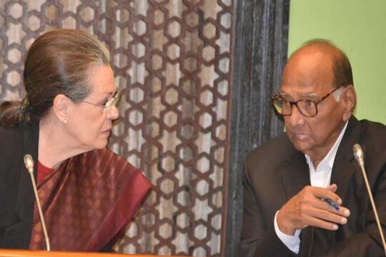 'शरद पवार आणि सोनिया गांधी यांच्यामध्ये फोनवर चर्चा झाली होती. त्यावेळी शरद पवार जर विरोधी पक्षाचे उमेदवार होणार असतील'
