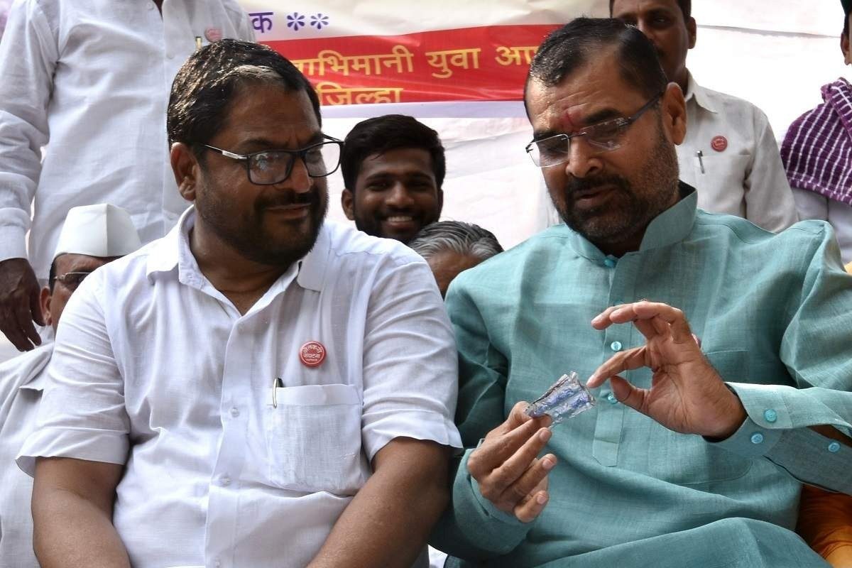 Raju Shetti : सदाभाऊ खोत यांच्याकडे उधारी मागणारा हॉटेलवाला माझा जूना कार्यकर्ता, राजू शेट्टींचा खुलासा