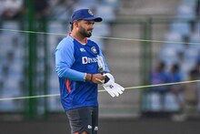 IND vs SA : ... म्हणून ऋषभ पंत करणार उजव्या हातानं टॉस, वाचा काय आहे कारण?