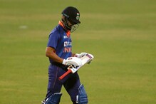 एका वर्षात 5 चान्स मिळूनही फेल, टीम इंडियाच्या 'पुणेकर' खेळाडूचं काय चुकतंय? एका वर्षात 5 चान्स मिळूनही फेल, टीम इंडियाच्या 'पुणेकर' खेळाडूचं काय चुकतंय?