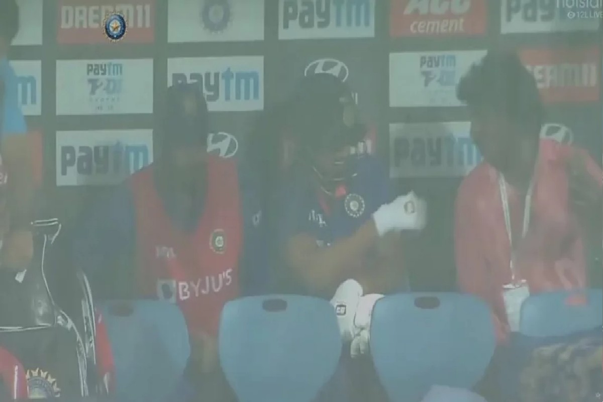 IND vs SA : टीम इंडियातील पुणेकर ठरला सोशल मीडियावर व्हिलन, ग्राऊंड्समनबरोबरचा Video Viral