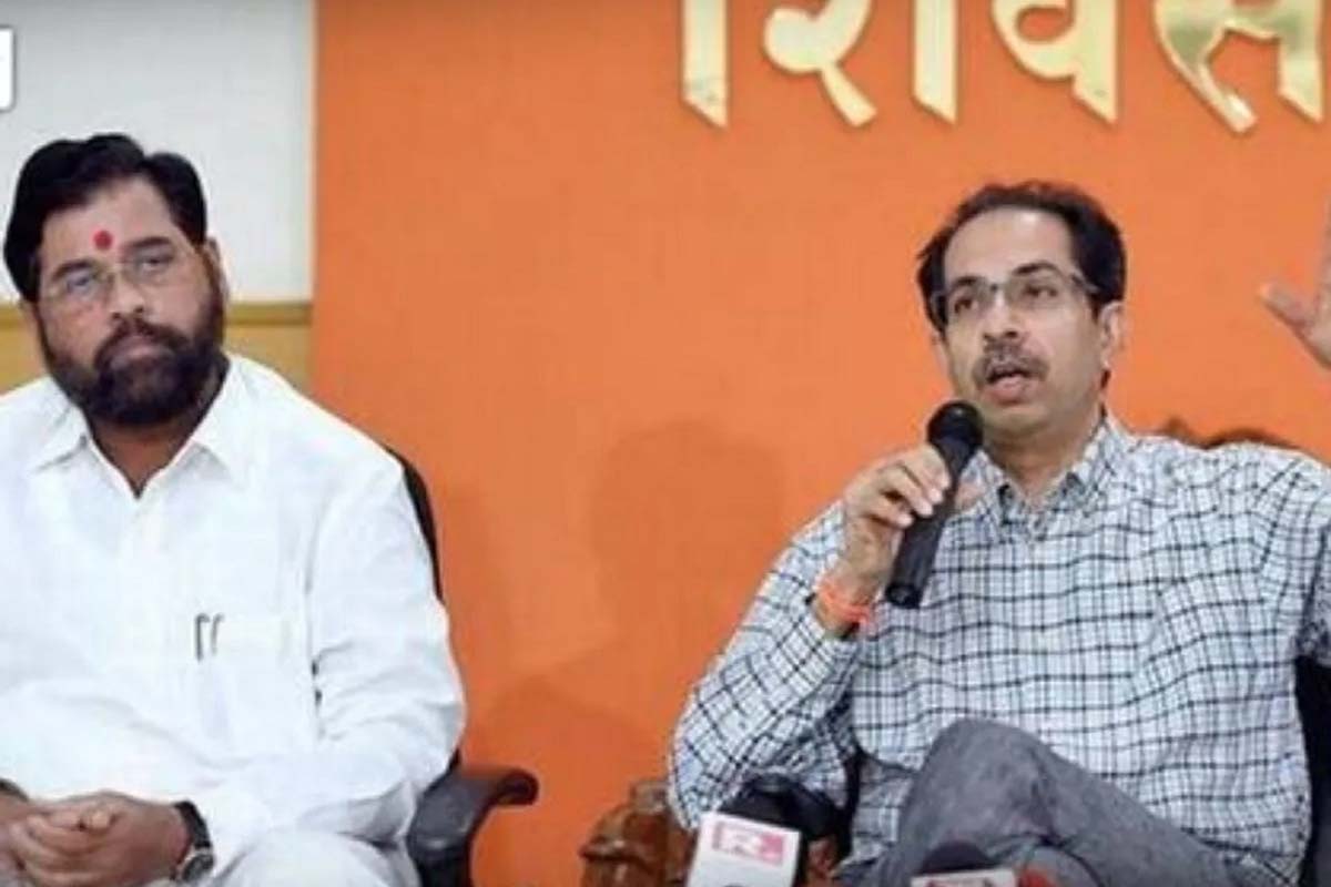 एकनाथ शिंदे हे 11 आमदारांना घेऊन गुजरातमध्ये पोहोचले आहे. त्यानंतर आता शिवसेनेचे राज्यातील काही आमदार हे नॉट रिचेबल असल्याचे समोर आले आहे.