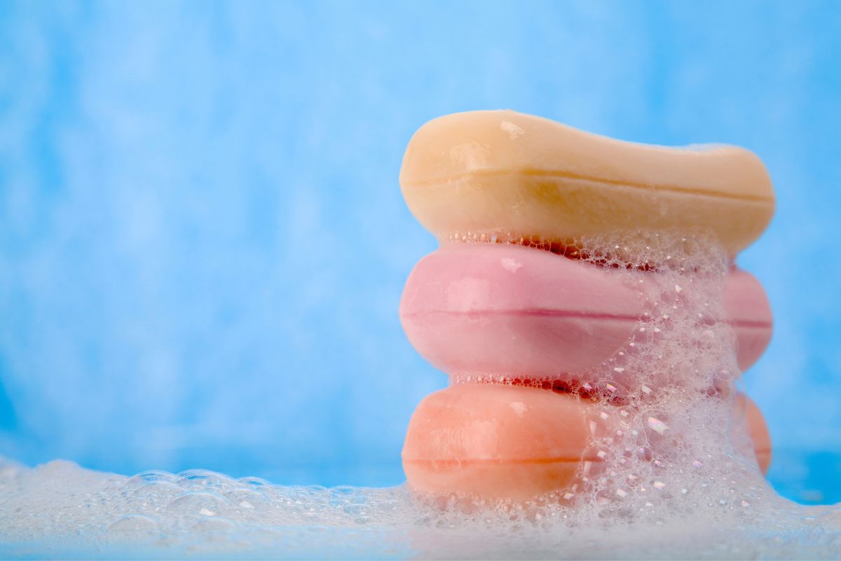 आता नोकरी मागू नका तर द्या! छोट्या जागेत सुरू करा साबणाचा व्यवसाय, महिन्याला होईल बंपर कमाई