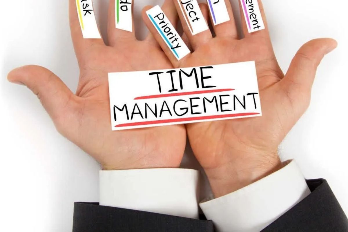 "काय करू वेळेच मिळत नाही": का उगाच कारणं देता? हातातील वेळ मॅनेज करा ना; या टिप्स वापरा
