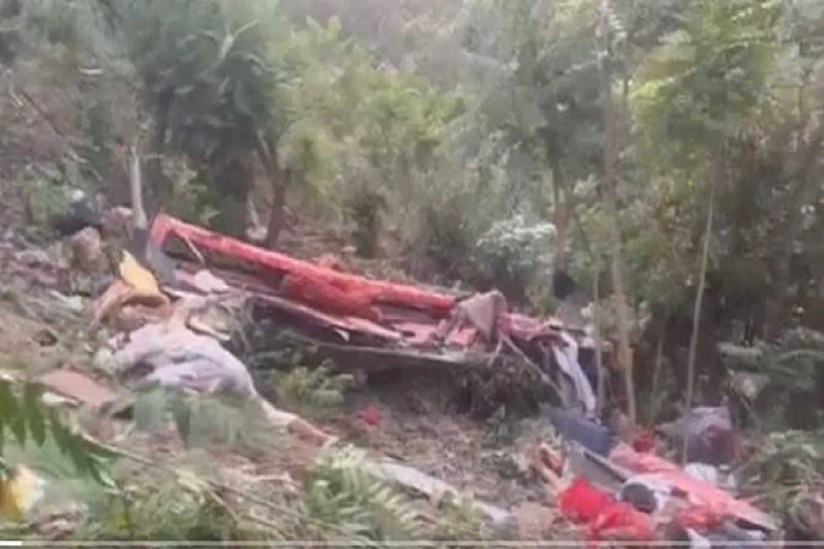 Uttarkashi Bus Accident: बस दरीत कोसळून 25 जणांचा मृत्यू, हेल्पलाईन नंबर जारी; प्रवाशांची यादी जाहीर