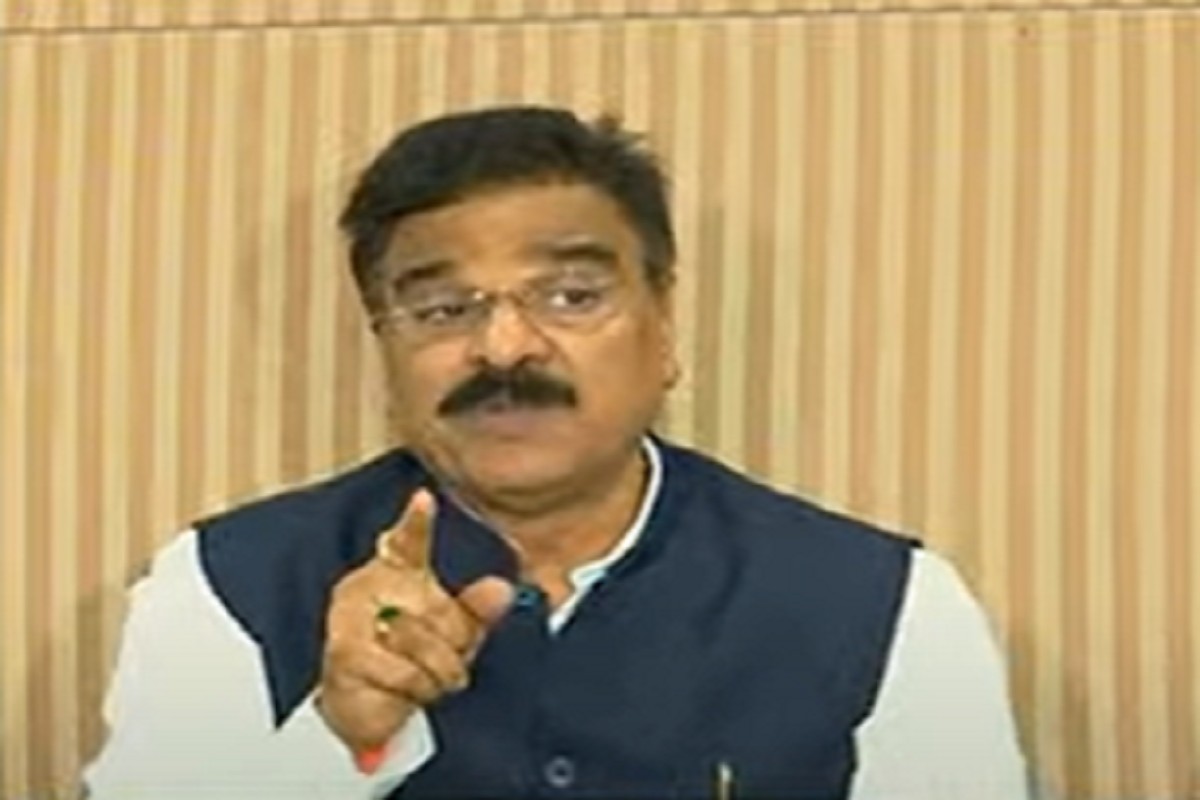 आम्ही कट्टर शिवसैनिक, उद्धव ठाकरेंनी एकनाथ शिंदेंचं ऐकावं : विजय शिवतारे