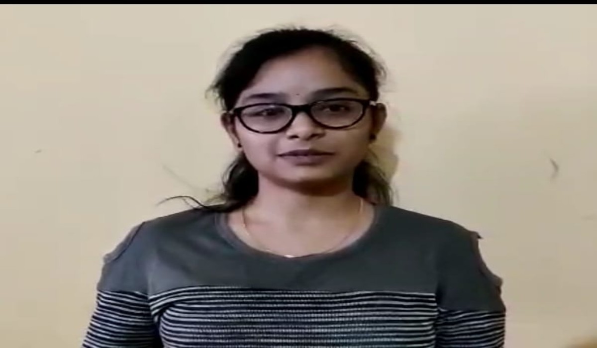 Washim : वडिलांचे निधन अन् बारावीचा पेपर, दुहेरी संकटावर मात करत साक्षीच्या यशाने वडीलांना मिळाली खरी आदरांजली