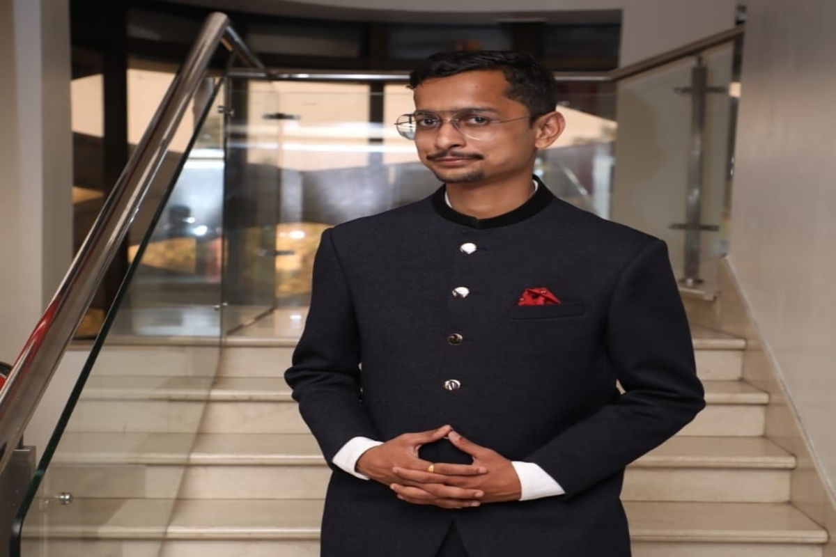 24व्या वर्षीच विदर्भाच्या दीपकचा अटकेपार झेंडा, ब्रिटिश सरकारची चेव्हनिंग शिष्यवृत्ती मिळवणारा बनला देशातील पहिला वकील