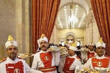 राष्ट्रपती भवनात मेजवानीवेळी निळे, हिरवे आणि लाल दिव्यांना इतकं महत्त्व का? राष्ट्रपती भवनात मेजवानीवेळी निळे, हिरवे आणि लाल दिव्यांना इतकं महत्त्व का?