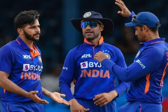  भारताने सलग तिसरी वनडे सामना जिंकून मालिका खिश्यात घातली आहे. भारताने तिसऱ्या वनडेमध्ये तब्बल 119 रन्सने विजय मिळवला आहे.