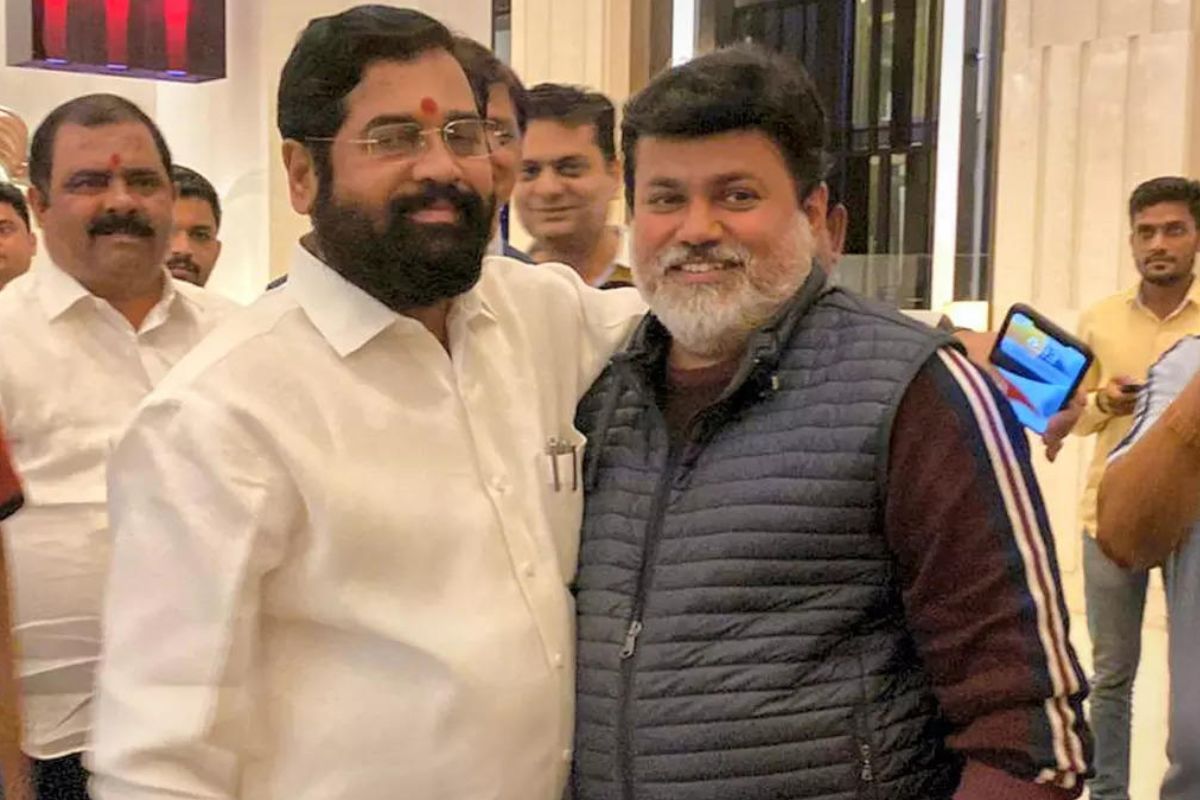 रत्नागिरी नगरपरिषदेतील 23 पैकी 20 नगससेवक उदय सामंत यांच्यासोबत असल्याचा दावा सामंत समर्थकांकडून केला जात आहे.