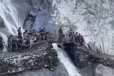 सलाम! लष्करानं विक्रमी वेळेत उभारले 2 पूल, अमरनाथ यात्रेचा मार्ग मोकळा, VIDEO