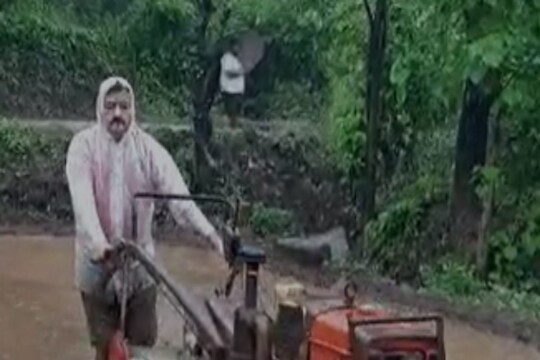 Video शिंदे- भाजप सरकार येताच, भास्कर जाधव लागले शेतीच्या कामाला