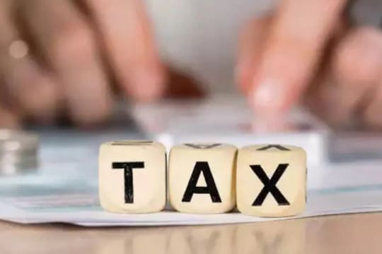 मोठी बातमी! नव्या बजेटमध्ये टॅक्स स्लॅबमध्ये होणार बदल?