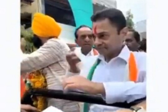 'त्या' भागात जाण्यापूर्वी कपाळावरील टिळा पुसला! कमलनाथ यांच्या मुलावर भाजपाचा आरोप VIDEO VIRAL