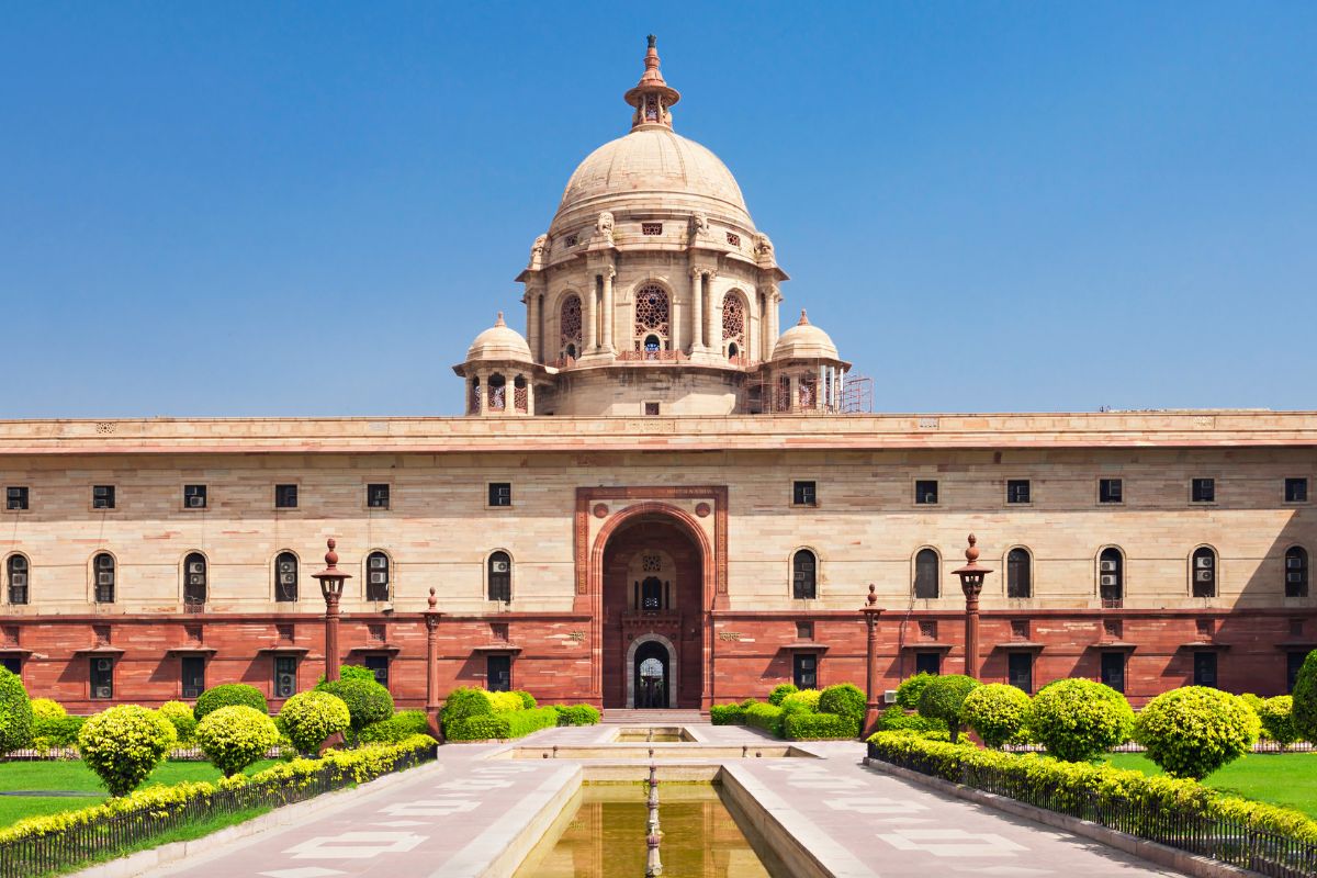 उपराष्ट्रपती पदाला कमी समजू नका! घटनेतील ह्या तरतुदी देतात शक्तीशाली अधिकार