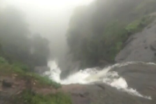 Video : पर्यटन आलं अंगाशी, लोणावळ्यातील भुशी धरणात तरुण बुडाला