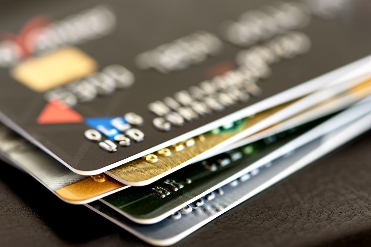 डेबिड-क्रेडिट कार्डवर CVV नंबर कशासाठी असतो? याचं काम काय असतं?