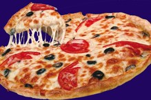 Best Pizza in Bandra: मुंबईत फिरायला जाणार असाल, तर इथे मिळेल बेस्ट पिझ्झा