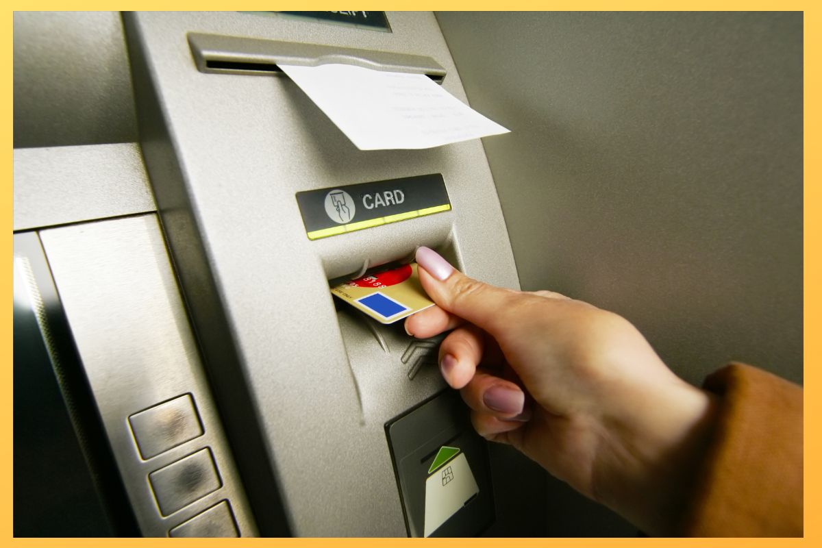 ATMमधून पैसे निघाले नाहीत, मात्र खात्यातून रक्कम कट झालीये? लगेच करा हे काम