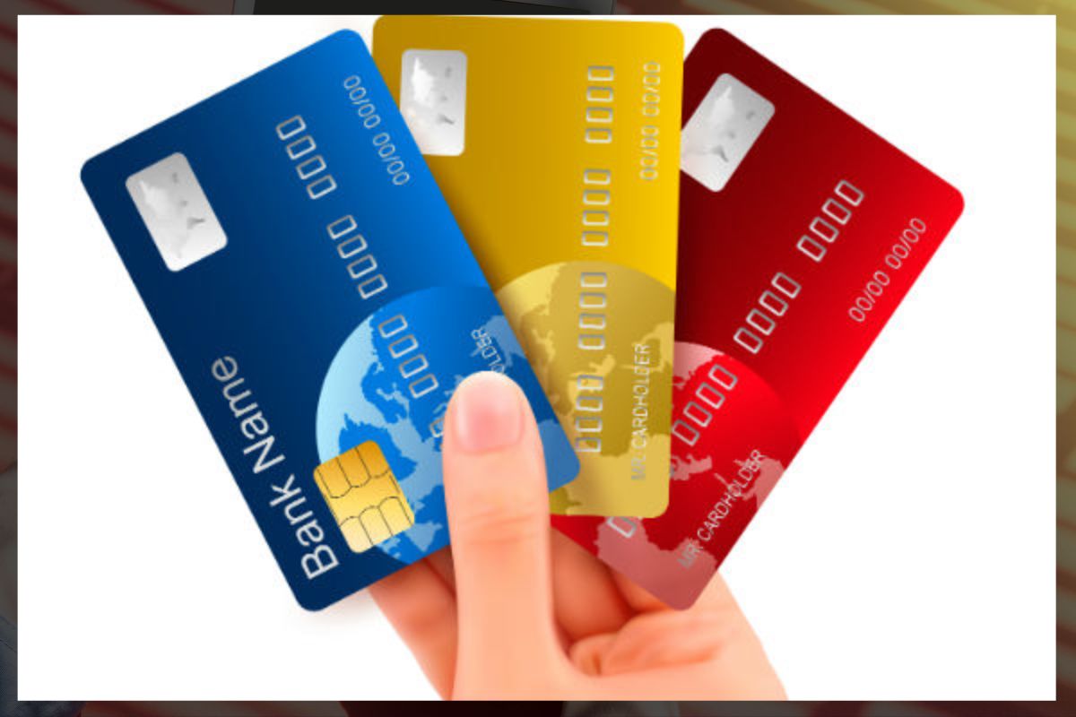 ATM Card वर मिळतो 5 लाखांपर्यंतचा विमा, क्लेमसाठी हे नियम माहीत असणं आवश्यक