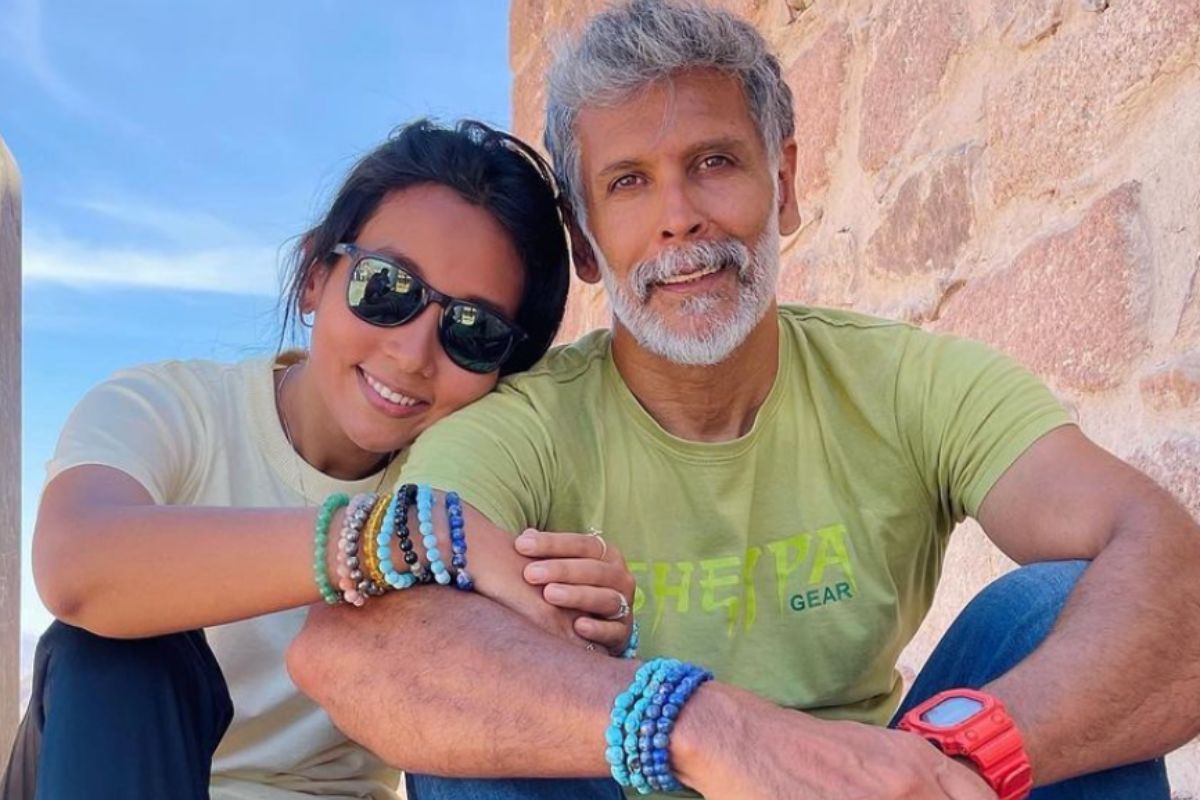 Milind Soman : प्रेमात 100 फूट खोल 'बुडाले' मिलिंद-अंकिता; अंडर वॉटर रोमान्सचा VIDEO VIRAL
