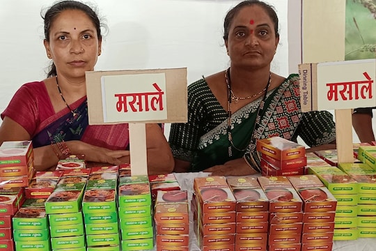 Nashik : घरामध्येच सुरू केला मसाला उद्योग; आज महिन्याला होतेय दीड लाखांची कमाई