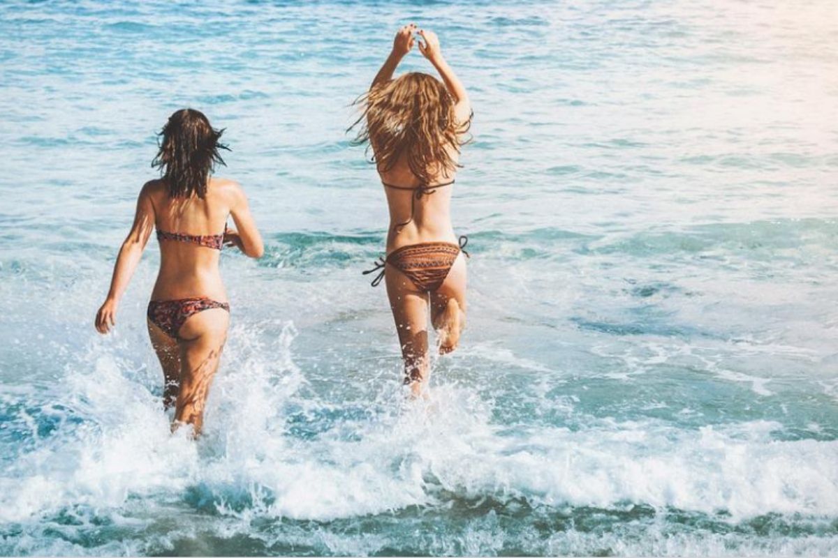 'या' पर्यटनस्थळी महिला बिकिनीमध्ये दिसल्यास भरावा लागणार 40 हजार रुपयांचा दंड